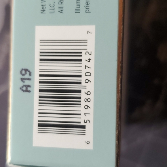 Too Faced Glowver Puppy Highlighter Palette, Limited Edition - Picture 9 of 9